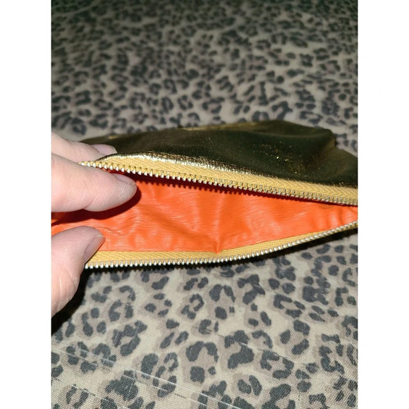 Women's Gold Ring Top Handle Bag and Clutch Set With Golden Gloves (AH) - Picture 5 of 10